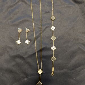 Elegant Gold and Black Flower Jewelry Set